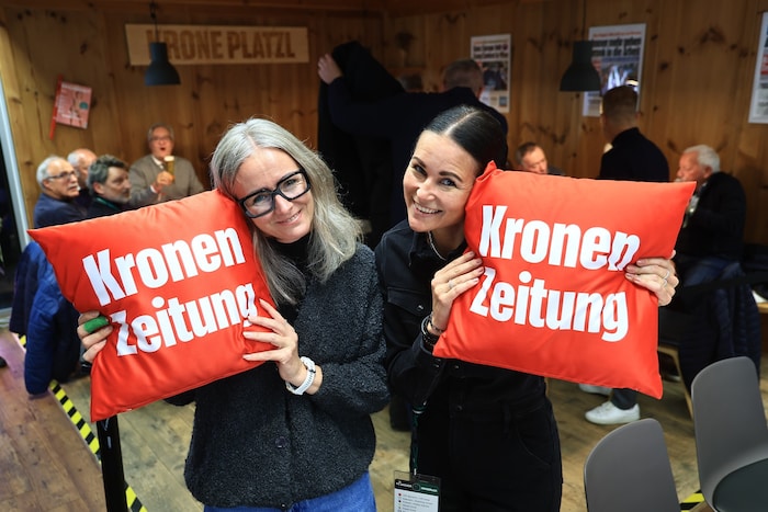 Helene Falkner (links) mit Jasmin Steiner von der „Tiroler Krone“