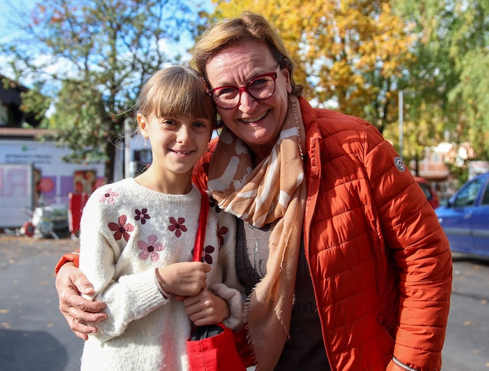 Oma Roswitha und ihr Enkerl Annabell (9)