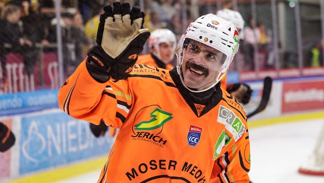 Winkt Michael Schiechl hier der Stadt Graz zum Abschied?