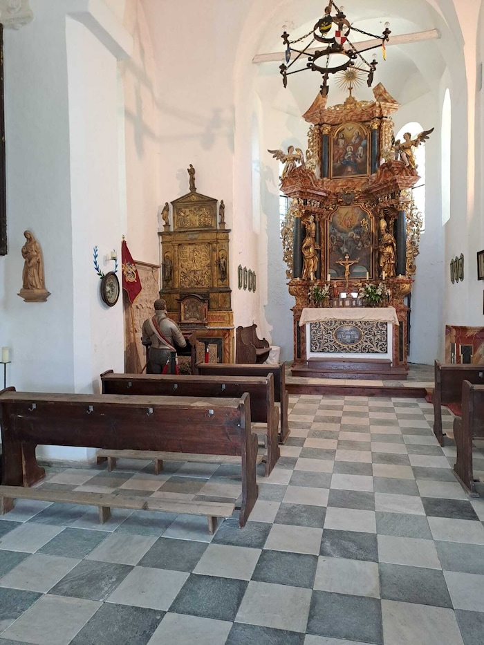 Georg Khevenhüller als betender Ritter in der protestantischen Kapelle auf Burg Hochosterwitz