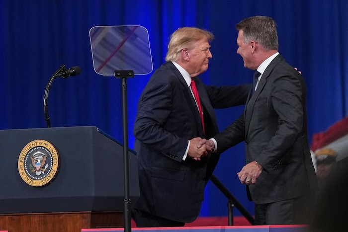 Döllner trat bei einem Wahlkampfauftritt von Trump auf.