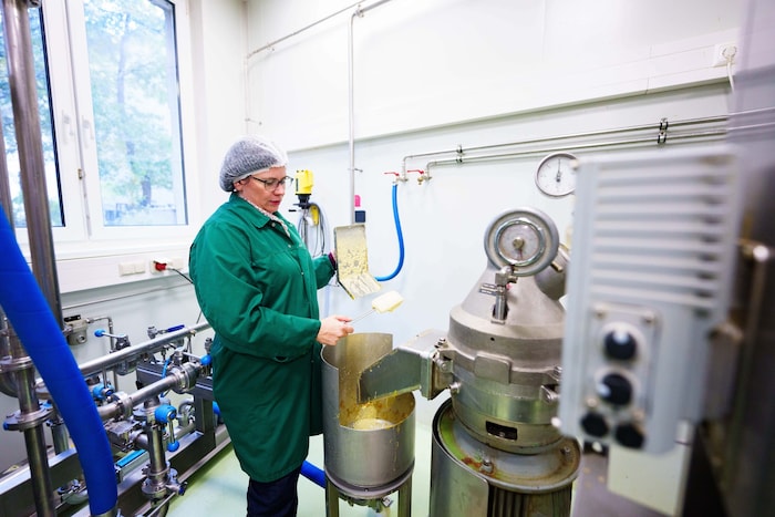 Tochter Katrin Segel ist bei Ramsa Wolf die 5. Generation. Die Produktion befindet sich in Auhof ...