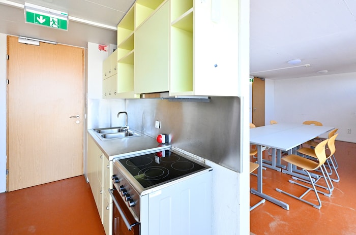 Im Notquartier gibt es neben den Schlafzimmern auch eine Küche und einen Aufenthaltsraum