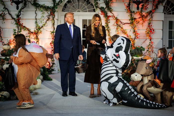 Donald Trump und seine Ehefrau Melania haben am Donnerstag gemeinsam die traditionelle ...