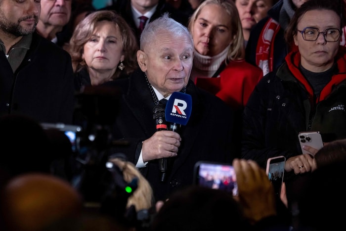 Auch PiS-Chef Jaroslaw Kacynski sprach bei dem Protest.