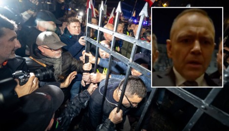 Demonstranten zwängten Freitagabend das Tor des Verfassungsgerichts auf. Staatspräsident ...