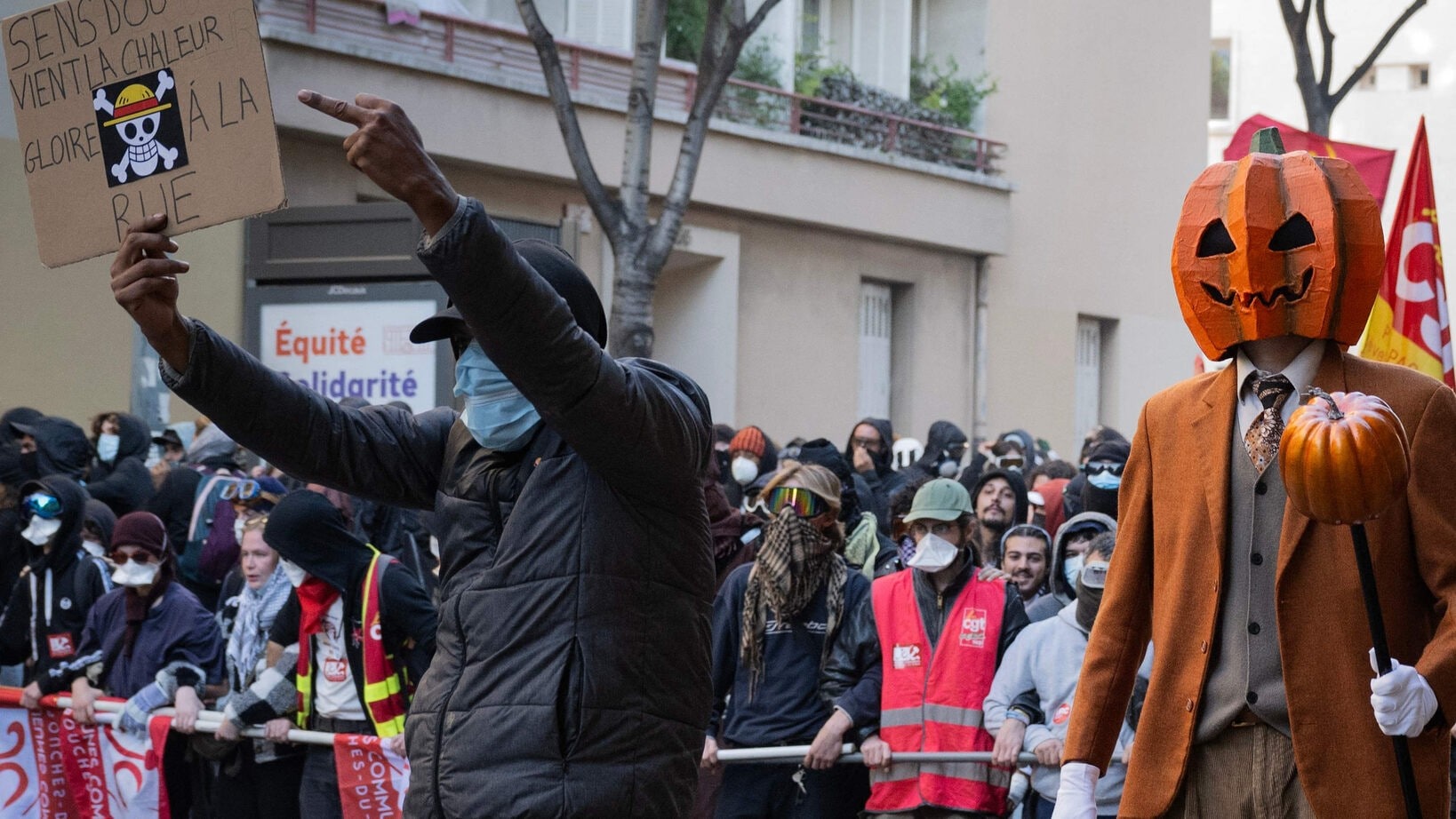 Sozialproteste in Frankreich: Behörden fürchten Plünderungen