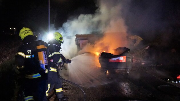 Im Juli wurden in Steyr Container in Brand gesetzt, der Täter könnte der 38-Jährige sein. (Bild: FOTOKERSCHI.AT/KERSCHBAUMMAYR)