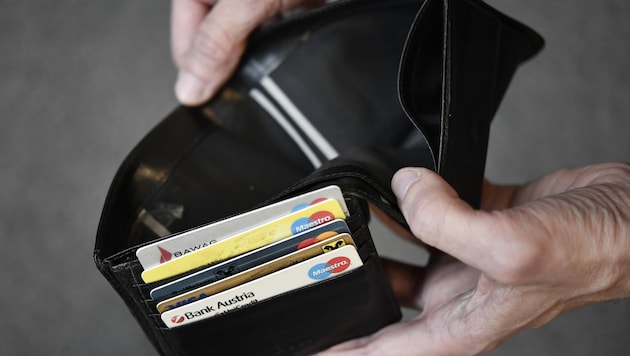 Die 42-Jährige hatte ihre Geldtasche verloren. (Bild: APA/HANS KLAUS TECHT (Symboldbild))