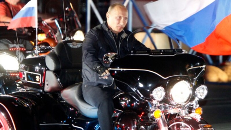 Putin als kerniger Rocker bei einem Harley-Treffen in der Ukraine (2010). (Bild: AFP)