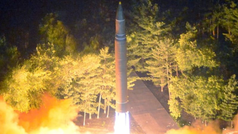 Dieses Bild soll die nordkoreanische Rakete zeigen. (Bild: AFP)