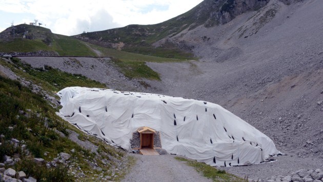 Auf der Seegrube steht das Schneedepot. 25.000 Kubikmeter "weißes Gold" werden dort konserviert. (Bild: Andreas Fischer)