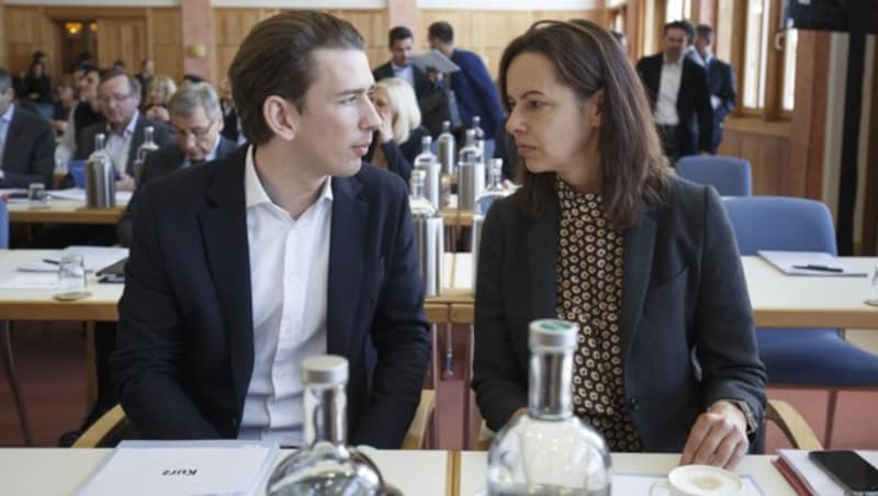 Sebastian Kurz und Sophie Karmasin bei der ÖVP-Klubklausur im Jänner 2017 (Bild: APA/ERWIN SCHERIAU)