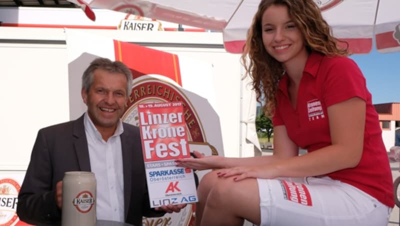 Die Brau Union rund um Josef Paukenhaider hat die passenden Durstlöscher beim Fest. (Bild: Kronen Zeitung/ Chris Koller)