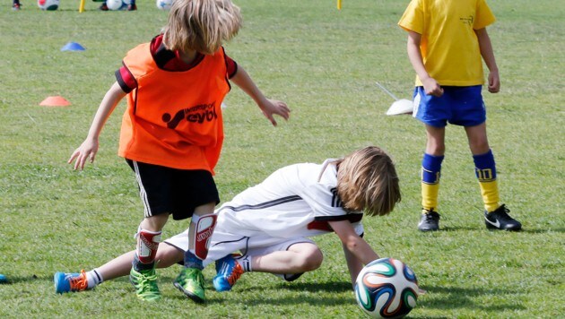 Fußball ist die Leidenschaft vieler Kids. (Bild: zwefo)