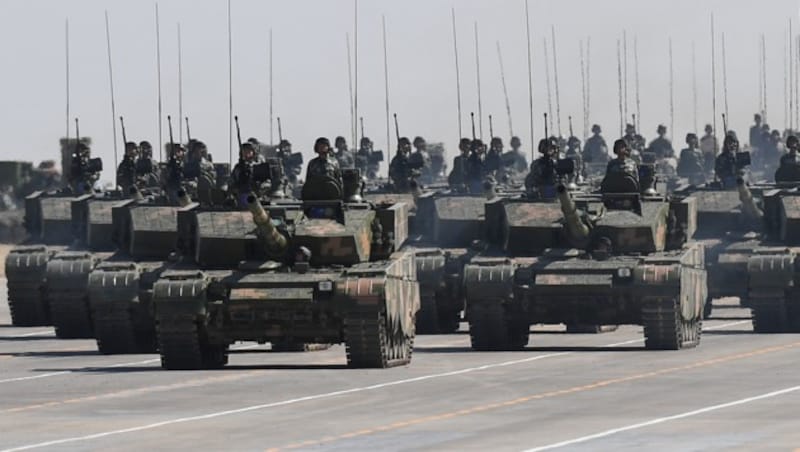 Militärparade in China (Bild: AFP)