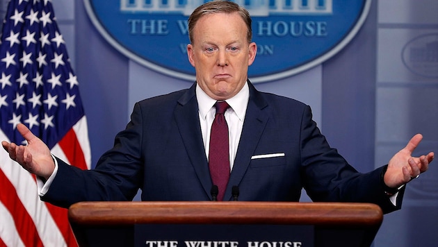 Sean Spicer hatte als Pressesprecher Trumps von Anfang an keine leichte Aufgabe. (Bild: AP)