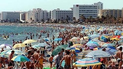 Massentourismus auf Mallorca (Bild: AP (Symbolbild))