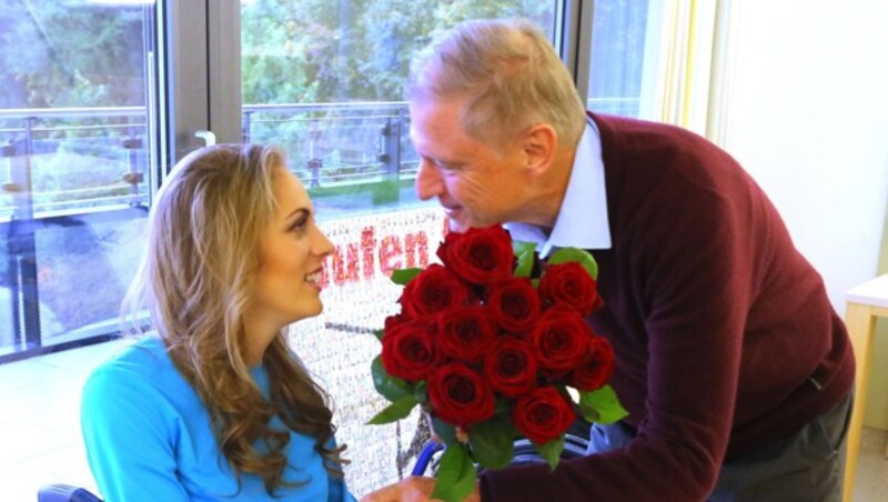 Kira Grünberg mit "Krone"-Redakteur Olaf Brockmann (Bild: Christof Birbaumer)