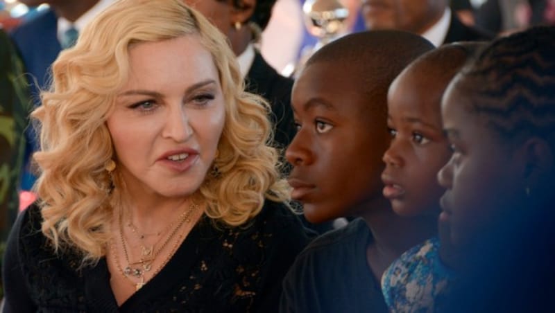 Madonna mit ihren Adoptivkindern David, Stella und Mercy (Bild: Copyright 2017 The Associated Press. All rights reserved.)