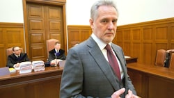 Dmitri Firtasch bei seiner Berufungsverhandlung am OLG Wien (Bild: PHOTONEWS.AT/GEORGES SCHNEIDER)
