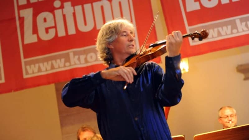 Russell McGregor fiedelt mit dem Johann Strauß Ensemble. (Bild: Markus Wenzel)