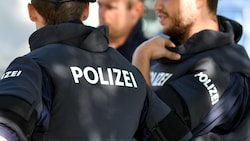 Das ist los: Seit 7 Uhr „zwitschert“ die Wiener Polizei und Co. über laufende Einsätze (Symbolbild).  (Bild: APA/Barbara Gindl (Symbolbild))