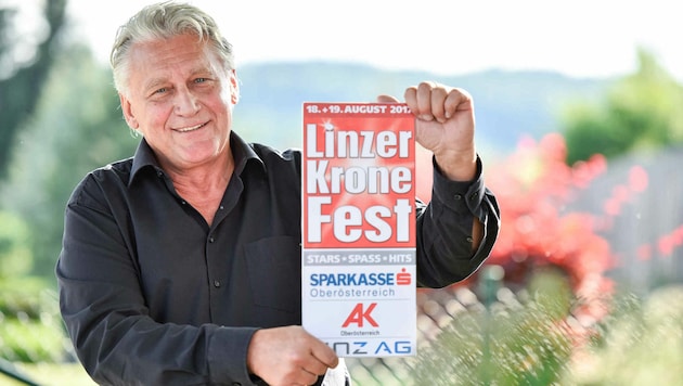 Mit Rainhard Fendrich steht auch Austropopstar N1. beim Linzer "Krone"-Fest auf der Bühne. (Bild: Markus Wenzel)