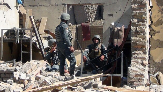 Häuser in Schutt und Asche nach Kämpfen in Afghanistan. (Bild: AFP (Archivbild))
