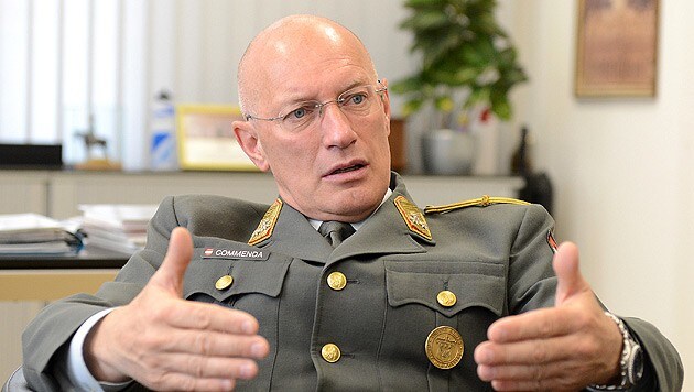 Generalstabschef Othmar Commenda (Bild: APA/Helmut Fohringer)