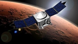 Künstlerische Illustration: Die Marssonde MAVEN im Orbit um den Roten Planeten.