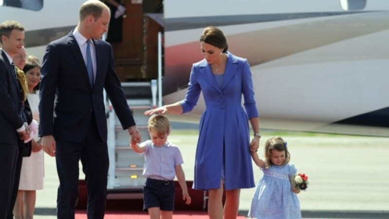 Prinz William und Herzogin Kate sind mit den Kindern in Berlin gelandet. (Bild: AFP)