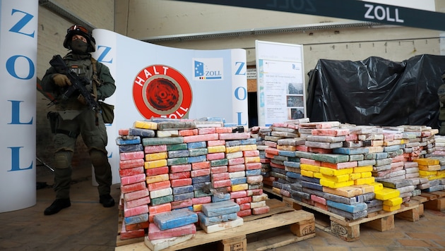 The customs authorities present a cocaine find every now and then. (Bild: AP)