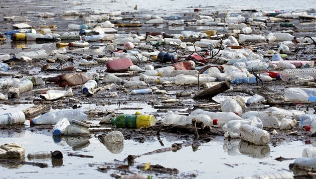 Plastikmüll sorgt für massive Umweltprobleme. Ein blockchainbasiertes Token-System soll beim Recycling unterstützten. (Bild: thinkstockphotos.de)
