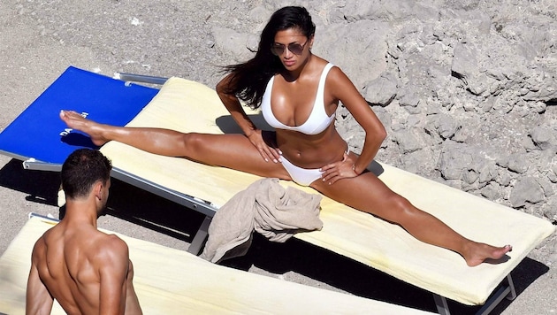 Nicole Scherzinger und Lover Grigor Dimitrov beim Bikini-Yoga in Capri (Bild: www.PPS.at)