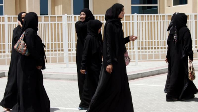 Frauen in Saudi-Arabien müssen die traditionelle Abaya tragen. (Bild: AFP)