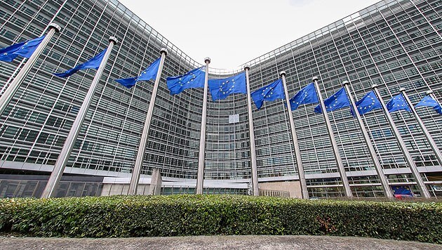 Der Sitz der EU-Kommission in Brüssel (Bild: APA/EPA/JULIEN WARNAND)