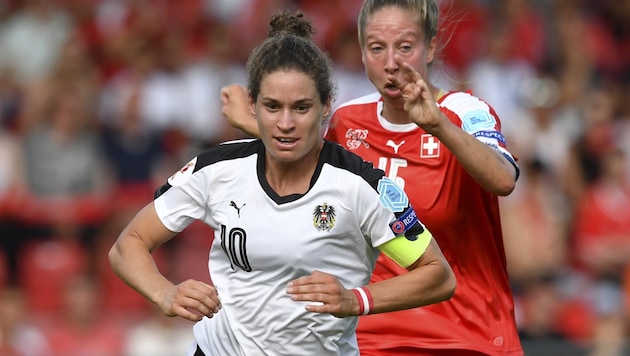 Nina Burger (im Vordergrund) (Bild: AFP)