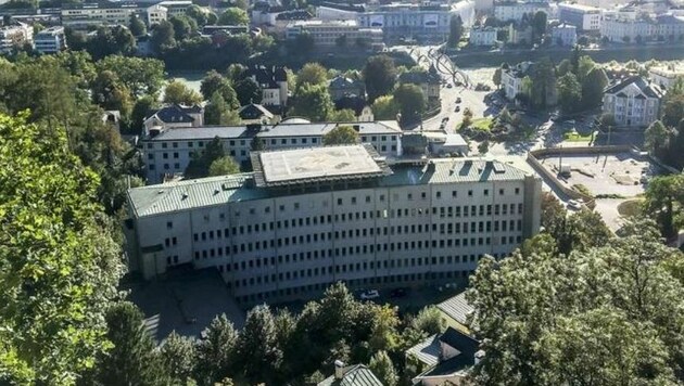 Übersiedelt ins Landesklinikum: Das Salzburger Unfallspital der AUVA am Rehrlplatz. (Bild: Markus Tschepp)