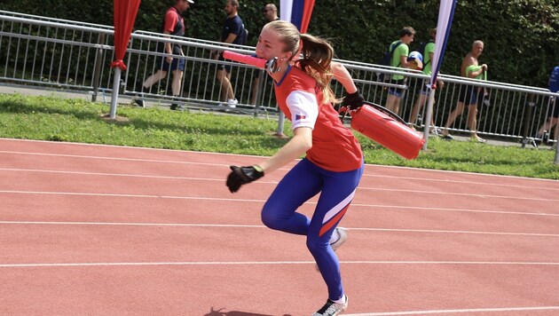 Viel Geschick erfordert der Staffellauf von den Sportwettkämpfern (Bild: Evelyn Hronek)