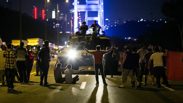 Auf den Putschversuch in der Türkei folgen nun reihenweise Gerichtsverfahren. (Bild: APA/AFP/GURCAN OZTURK)
