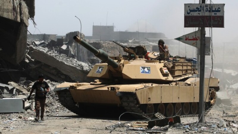 Irakische Panzer in Mossul (Bild: AFP)