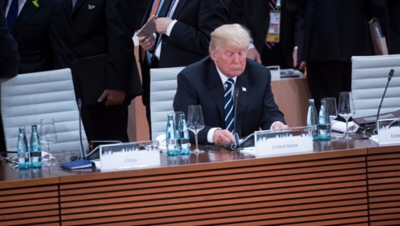 Trump bereitet sich auf eine Arbeitssitzung beim G20-Gipfel vor. (Bild: AP)