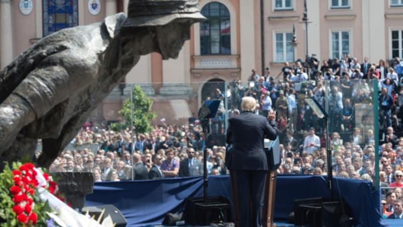 Donald Trump bei seiner Rede am Krasinski-Platz in Warschau (Bild: AFP)