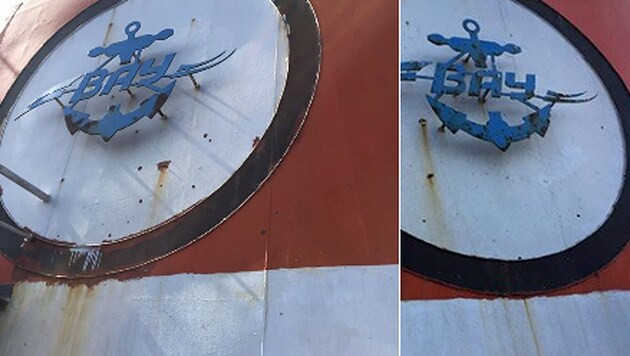 Die Einschusslöcher am türkischen Frachtschiff (Bild: Twitter.com)