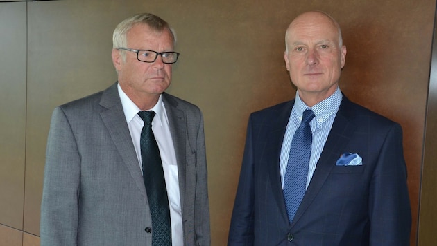 Der Zeltweger Altbürgermeister Kurt Haller (links) mit Verteidiger Dieter Neger (Bild: Heinz Weeber)