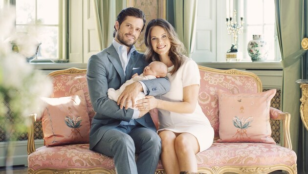 Prinz Carl Philip und Sofia mit ihrem erstgeborenen Sohn Alexander (Bild: Erika Gerdemark/Kungahuset.se)