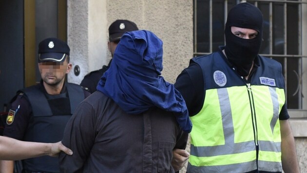 Terroristen planten auf Mallorca laut spanischen Ermittlern ein "Messer-Massaker". (Bild: EPA)