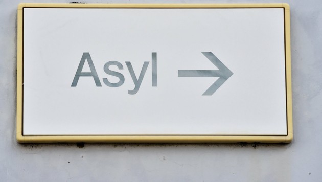 Symbol Asyl