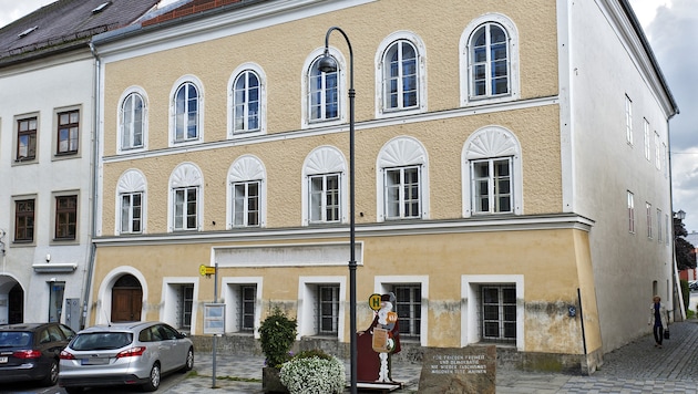 Das Hitler-Geburtshaus in Braunau. (Bild: APA/Manfred Fesl)
